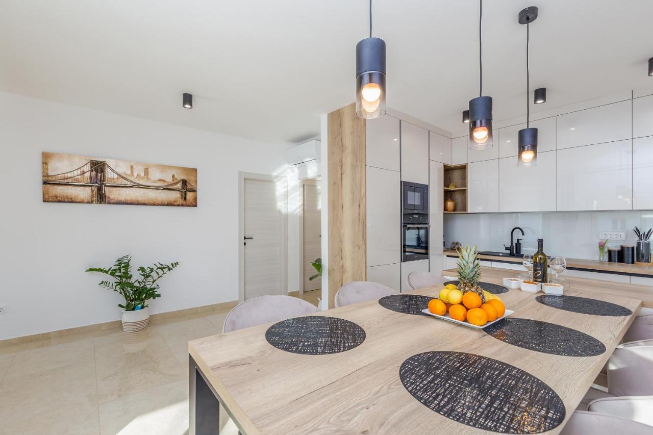 Holiday House Villa Andro Pinezići 外观 照片