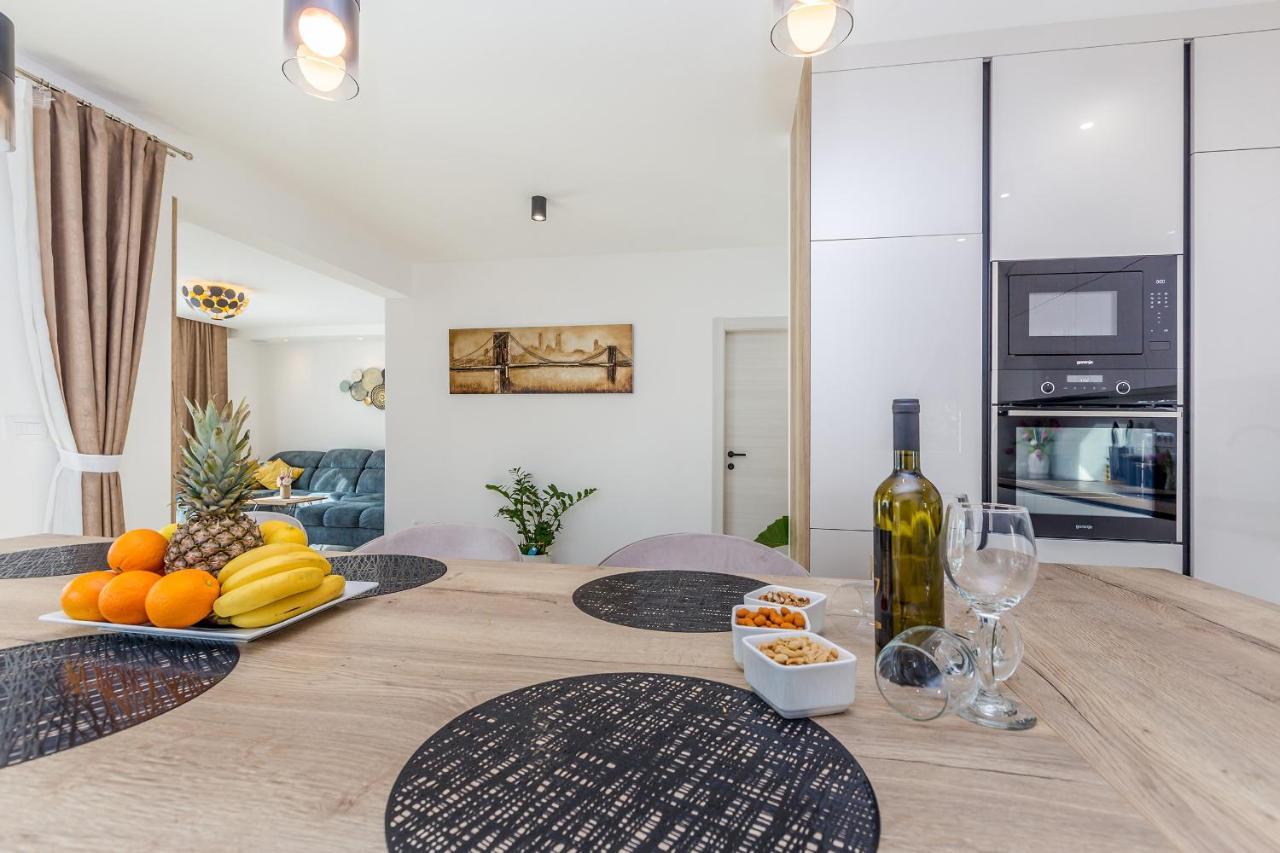 Holiday House Villa Andro Pinezići 外观 照片