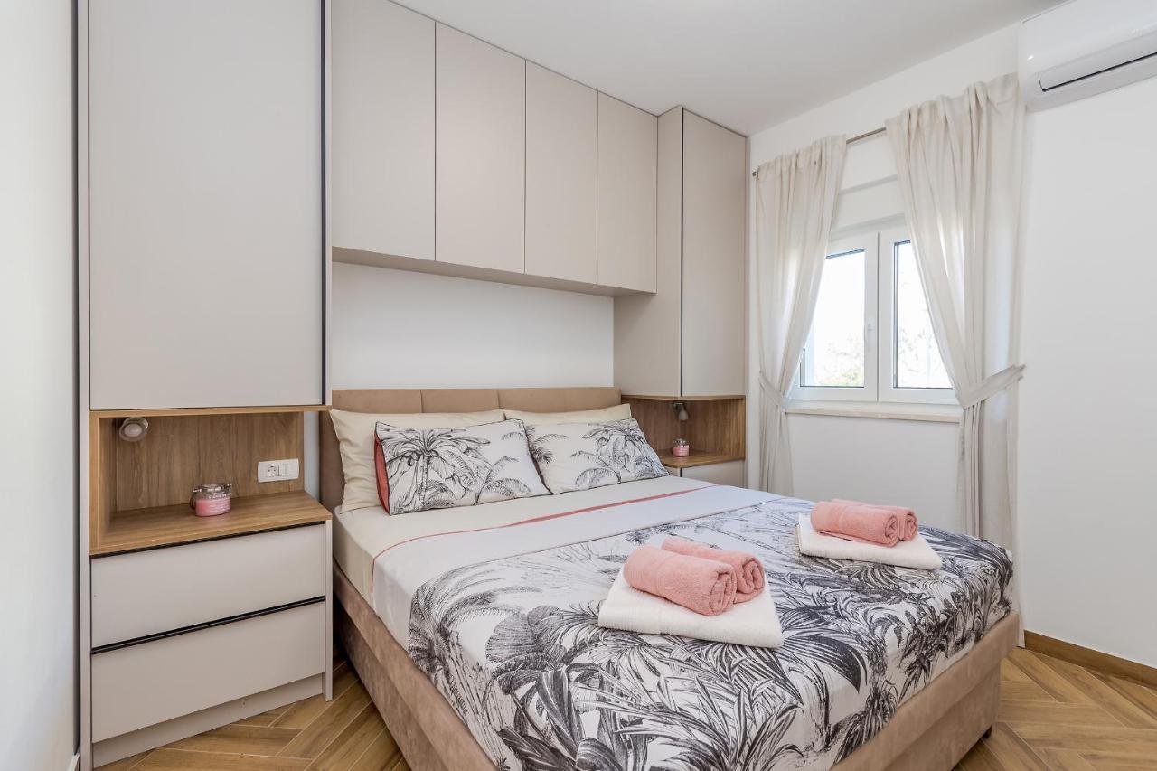 Holiday House Villa Andro Pinezići 外观 照片