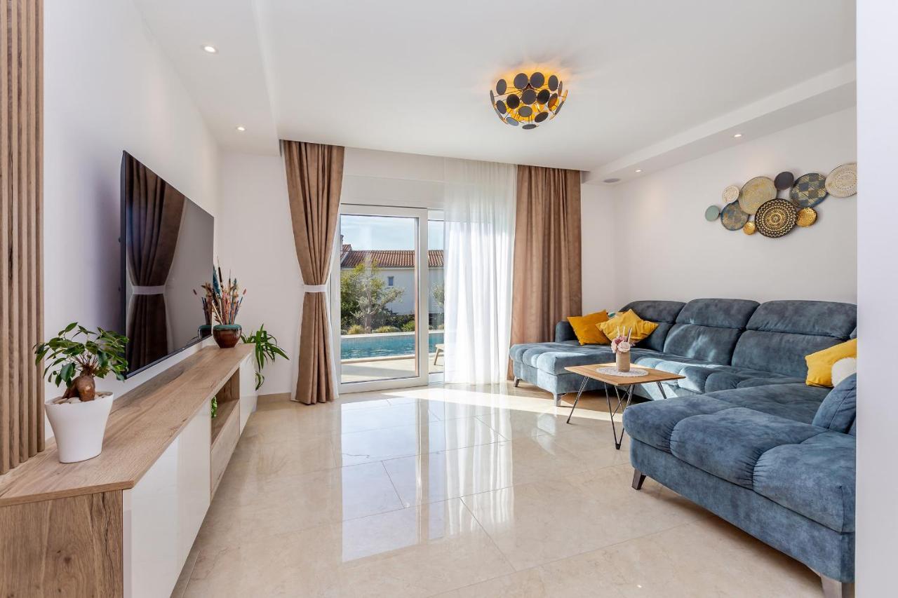 Holiday House Villa Andro Pinezići 外观 照片