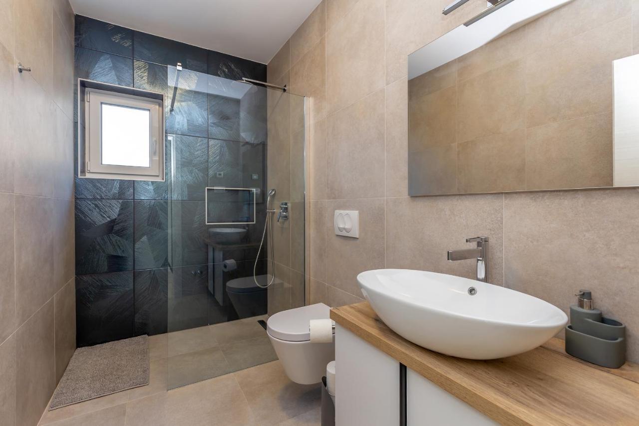 Holiday House Villa Andro Pinezići 外观 照片