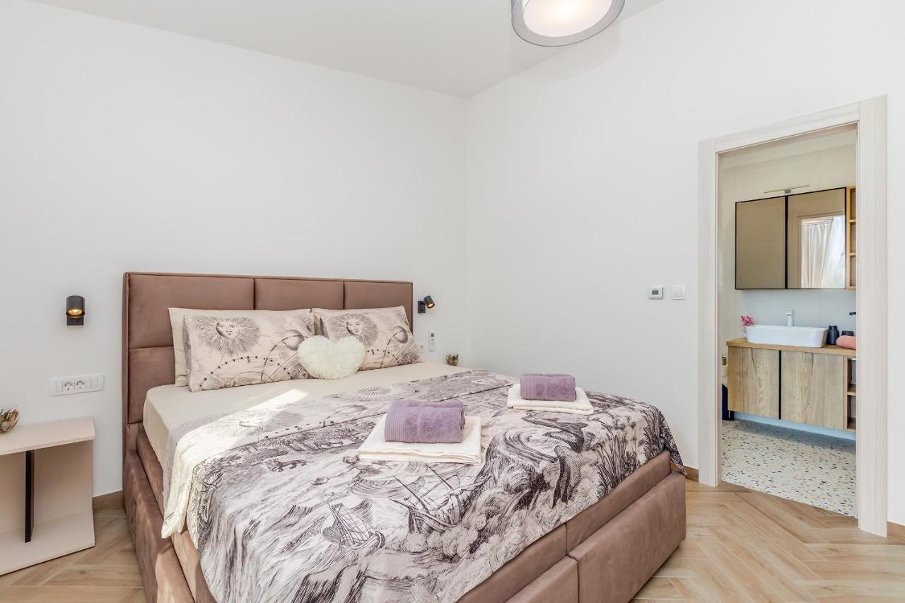 Holiday House Villa Andro Pinezići 外观 照片